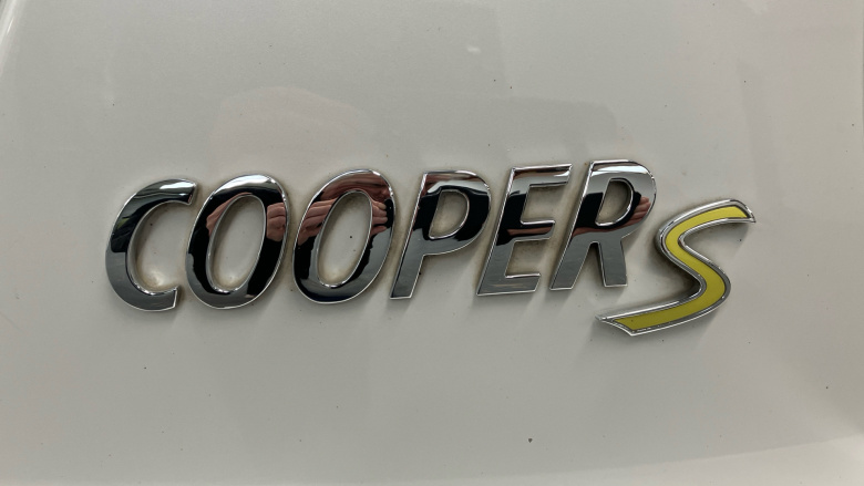 MINI Hatchback 135kW Cooper S Level 2 33kWh 3dr Auto Electric Hatchback